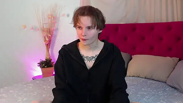 Snapshot of DemianEnglen chatting on April 11, 9:24 am DemianEnglen online show from April 11, 9:24 am