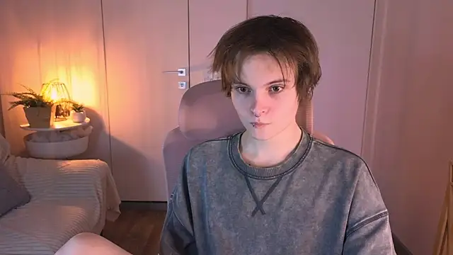 Snapshot of DemianEnglen chatting on April 23, 10:23 pm DemianEnglen online show from April 23, 10:23 pm