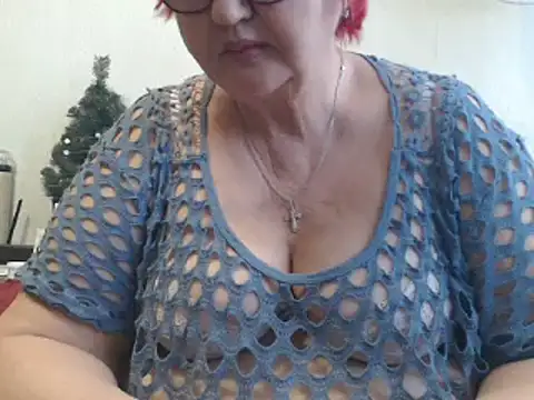 Snapshot of DeniseeRosea chatting on February 14, 9:34 am DeniseeRosea online show from February 14, 9:34 am