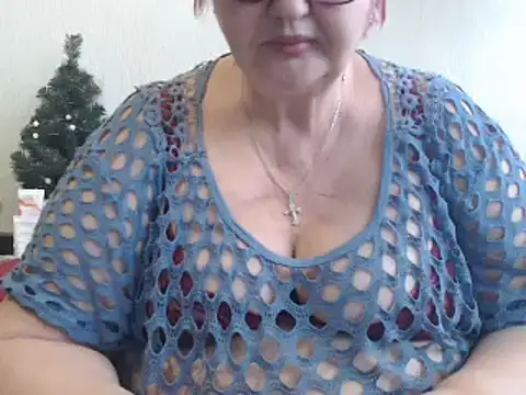 Snapshot of DeniseeRosea chatting on February 17, 12:05 pm DeniseeRosea online show from February 17, 12:05 pm