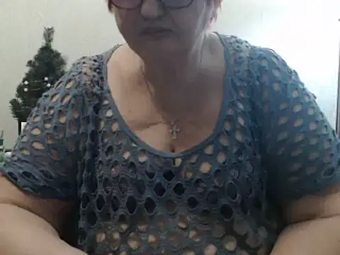 Snapshot of DeniseeRosea chatting on February 27, 3:04 am DeniseeRosea online show from February 27, 3:04 am