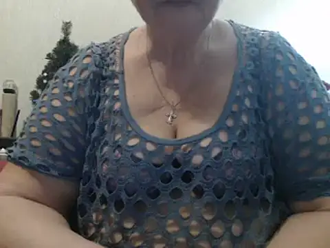 Snapshot of DeniseeRosea chatting on February 28, 12:21 am DeniseeRosea online show from February 28, 12:21 am