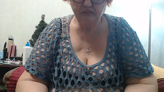 Snapshot of DeniseeRosea chatting on March 21, 12:18 am DeniseeRosea online show from March 21, 12:18 am