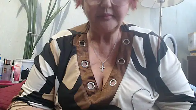 Snapshot of DeniseeRosea chatting on October 16, 11:00 am DeniseeRosea online show from October 16, 11:00 am