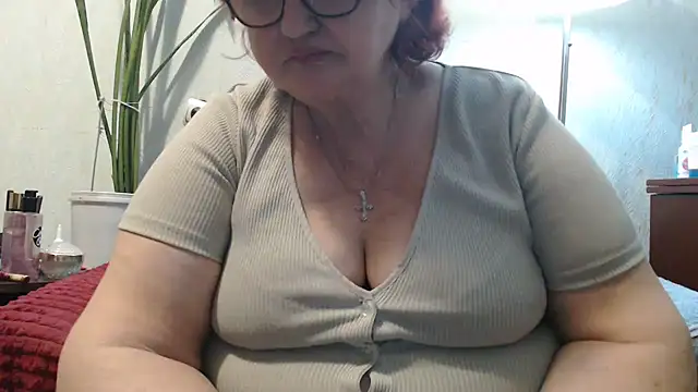 DeniseeRosea online show from April 21, 5:17 pm