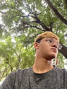 izan 20 online show from March 21, 3:57 pm