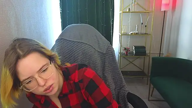 Manic pixie  online show from January 26, 11:06 am