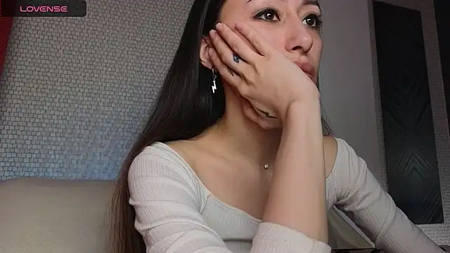 Isabela Run online show from February 22, 4:40 am