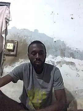 Snapshot of onewinnertee chatting on October 24, 2:30 am onewinnertee online show from October 24, 2:30 am