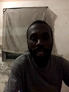 Snapshot of onewinnertee chatting on December 3, 12:18 am onewinnertee online show from December 3, 12:18 am