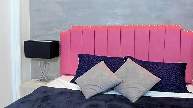 Alaia Colins online show from September 15, 4:34 am