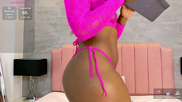 Alaia Colins online show from December 19, 4:08 am