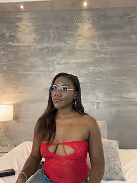 Snapshot of Alaia_Colins chatting on June 22, 4:20 am Alaia Colins online show from June 22, 4:20 am