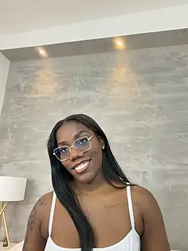 Alaia Colins online show from August 4, 11:07 pm