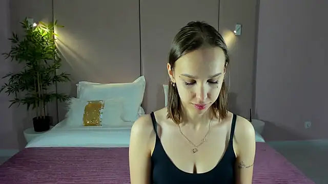 Snapshot of SandraTucker chatting on May 16, 2:41 am SandraTucker online show from May 16, 2:41 am