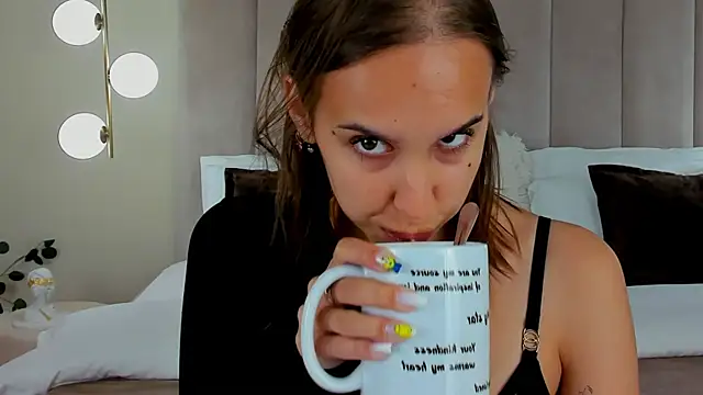 Snapshot of SandraTucker chatting on July 15, 2:39 am SandraTucker online show from July 15, 2:39 am