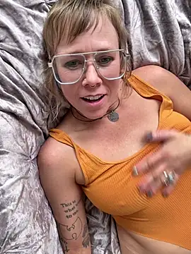 I am babydoll online show from January 10, 8:05 am