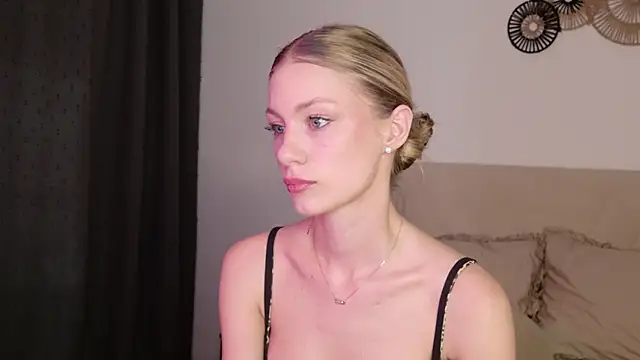 Snapshot of GabriellaOlsen chatting on May 3, 4:35 pm GabriellaOlsen online show from May 3, 4:35 pm