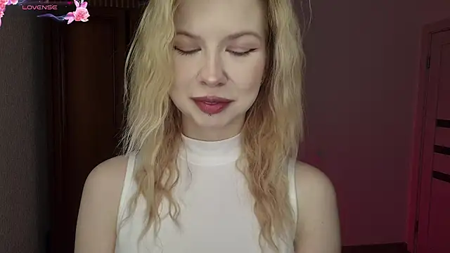 LynetHakes online show from May 28, 6:21 am
