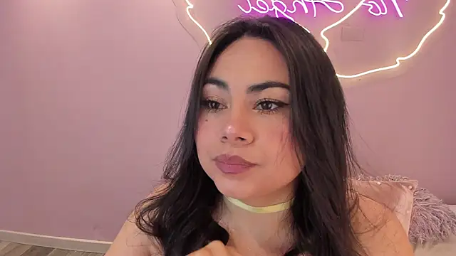 Naomymonroe  online show from April 19, 11:42 am