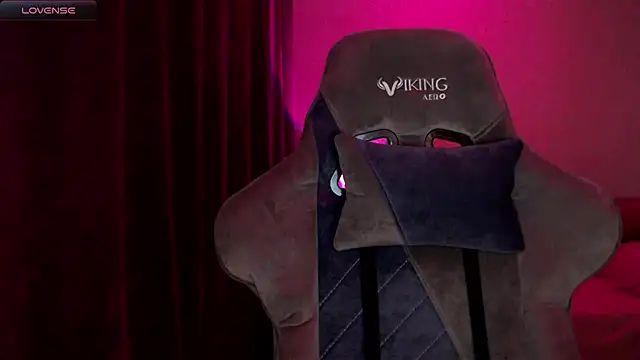 Ohmy Nora  online show from March 5, 1:10 am