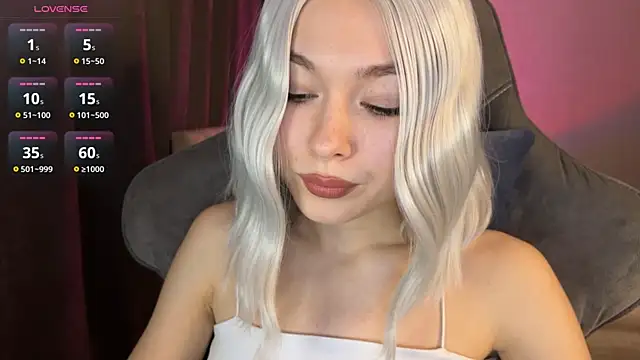 Snapshot of Ohmy_Nora_ chatting on June 3, 1:46 pm Ohmy Nora online show from June 3, 1:46 pm