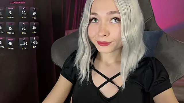 Snapshot of Ohmy_Nora_ chatting on June 14, 1:25 am Ohmy Nora online show from June 14, 1:25 am