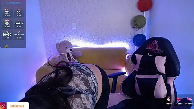 natyk m online show from January 28, 6:39 pm