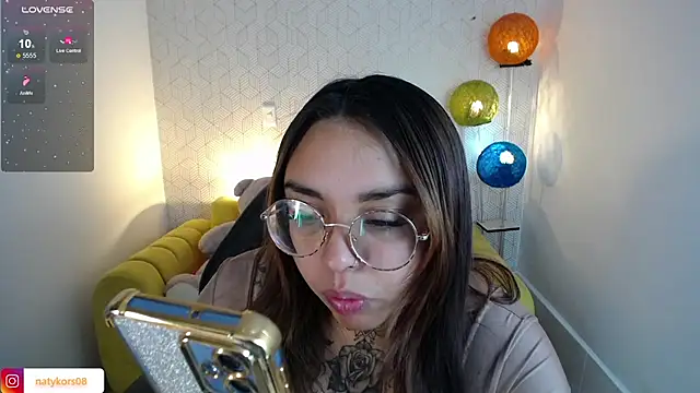 natyk m online show from February 11, 1:20 pm