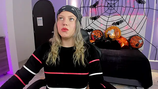 alaia greyy online show from October 15, 1:22 pm