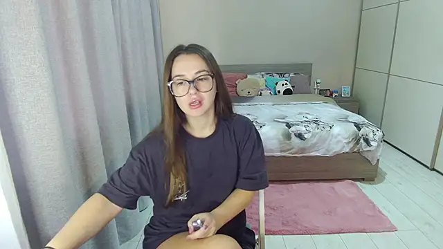 singletrouble online show from October 31, 6:58 am