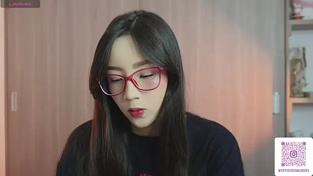 sophi lii online show from April 21, 8:34 pm