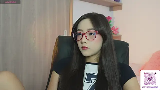Snapshot of sophi_lii chatting on April 27, 8:40 pm sophi lii online show from April 27, 8:40 pm
