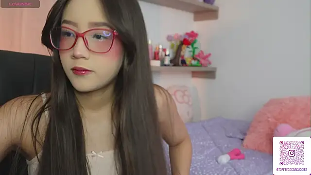 Snapshot of sophi_lii chatting on May 7, 8:47 pm sophi lii online show from May 7, 8:47 pm