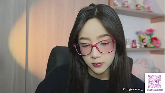 Snapshot of sophi_lii chatting on June 9, 9:15 pm sophi lii online show from June 9, 9:15 pm