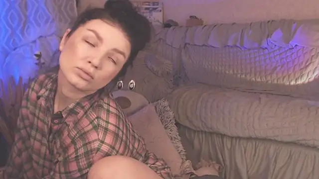 BritneyBarker online show from March 11, 1:37 am