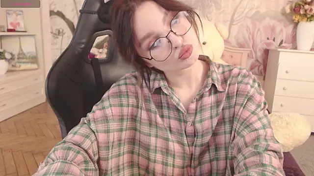 BritneyBarker online show from November 26, 12:11 am