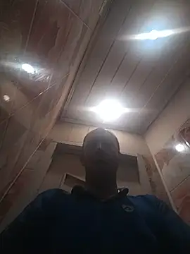 Snapshot of MaxDevilWhite chatting on October 25, 10:04 pm MaxDevilWhite online show from October 25, 10:04 pm