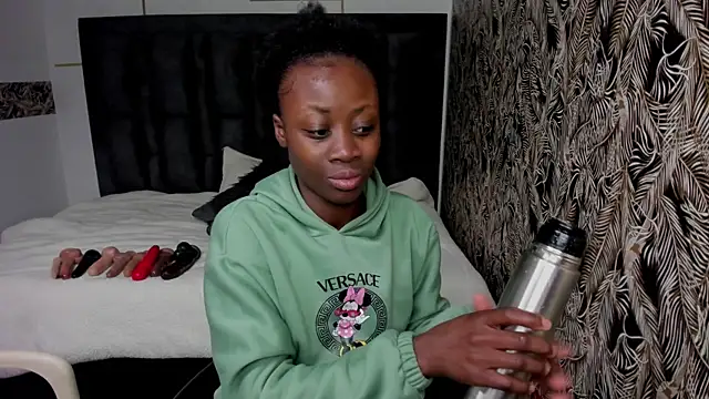 Snapshot of Sara_Naugty chatting on November 21, 12:59 pm Sara Naugty online show from November 21, 12:59 pm