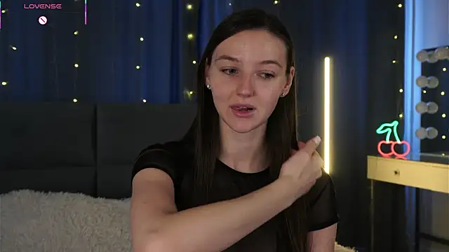 GeorginaDudley online show from April 9, 7:14 am