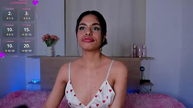 Snapshot of Cameron_Lovee chatting on October 27, 3:43 am Cameron Lovee online show from October 27, 3:43 am