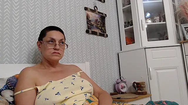 Soffya Soy online show from June 7, 10:46 pm