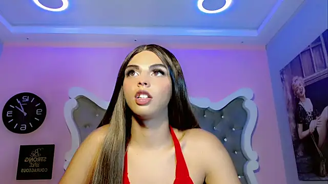 Snapshot of CamiiGarcia chatting on February 12, 5:37 pm CamiiGarcia online show from February 12, 5:37 pm