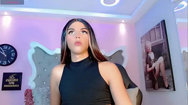 Snapshot of CamiiGarcia chatting on February 16, 3:05 pm CamiiGarcia online show from February 16, 3:05 pm