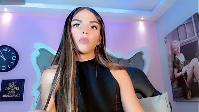 Snapshot of CamiiGarcia chatting on February 16, 6:21 pm CamiiGarcia online show from February 16, 6:21 pm