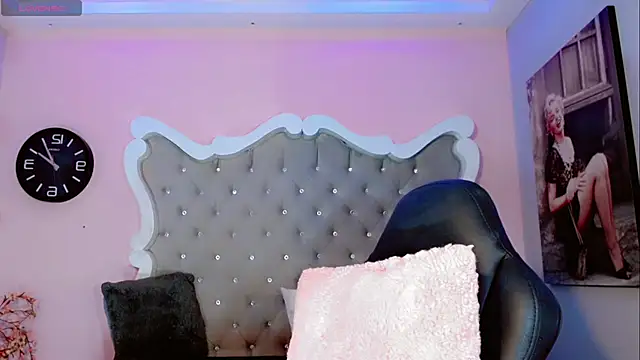 Snapshot of CamiiGarcia chatting on March 1, 11:50 am CamiiGarcia online show from March 1, 11:50 am