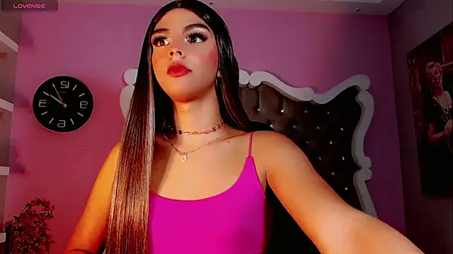 Snapshot of CamiiGarcia chatting on March 10, 11:21 am CamiiGarcia online show from March 10, 11:21 am