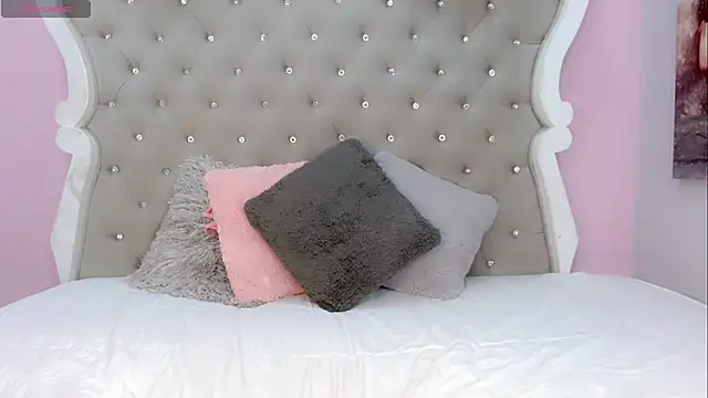 Snapshot of CamiiGarcia chatting on March 11, 5:46 pm CamiiGarcia online show from March 11, 5:46 pm