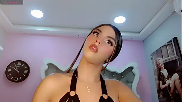 Snapshot of CamiiGarcia chatting on March 12, 2:34 pm CamiiGarcia online show from March 12, 2:34 pm