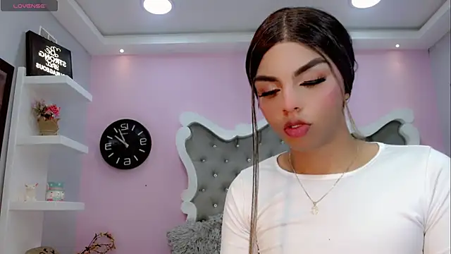 Snapshot of CamiiGarcia chatting on March 16, 11:38 am CamiiGarcia online show from March 16, 11:38 am